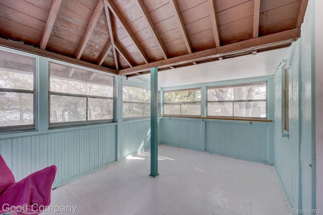 18930 Hillcrest Street, Beverly Hills Village, MI 48025