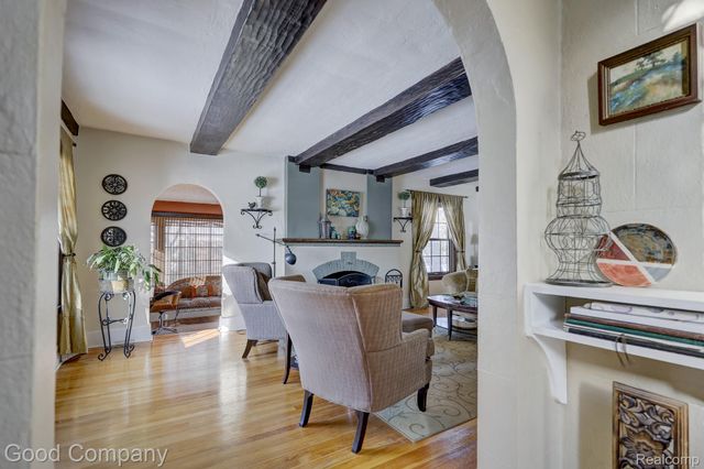 18930 Hillcrest Street, Beverly Hills Village, MI 48025