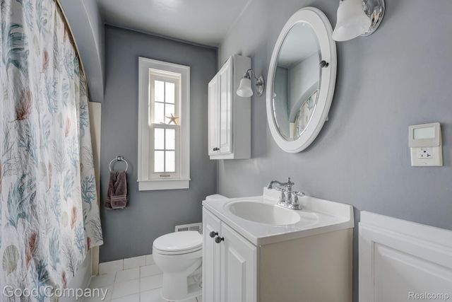 18930 Hillcrest Street, Beverly Hills Village, MI 48025