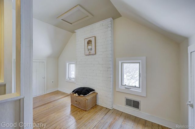 18930 Hillcrest Street, Beverly Hills Village, MI 48025