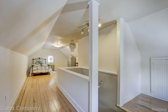 18930 Hillcrest Street, Beverly Hills Village, MI 48025