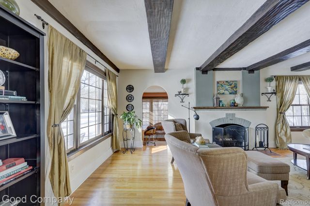 18930 Hillcrest Street, Beverly Hills Village, MI 48025