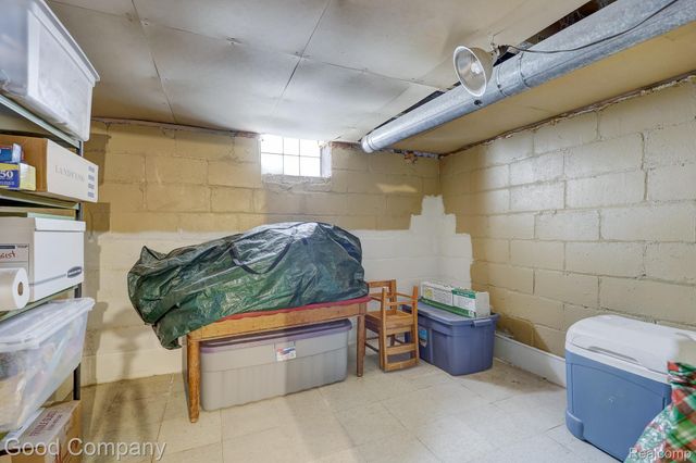 18930 Hillcrest Street, Beverly Hills Village, MI 48025