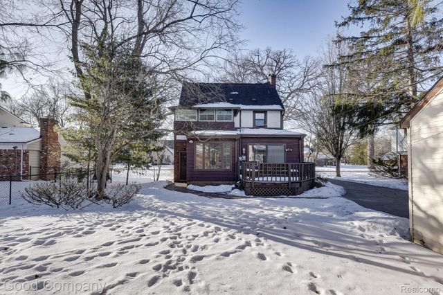 18930 Hillcrest Street, Beverly Hills Village, MI 48025