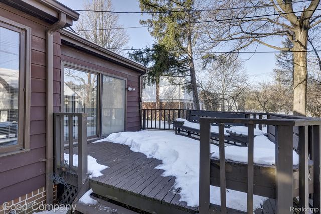 18930 Hillcrest Street, Beverly Hills Village, MI 48025