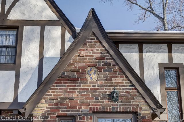 18930 Hillcrest Street, Beverly Hills Village, MI 48025