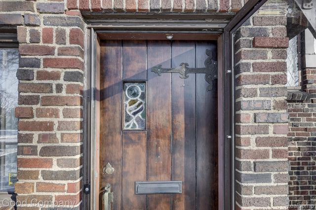 18930 Hillcrest Street, Beverly Hills Village, MI 48025