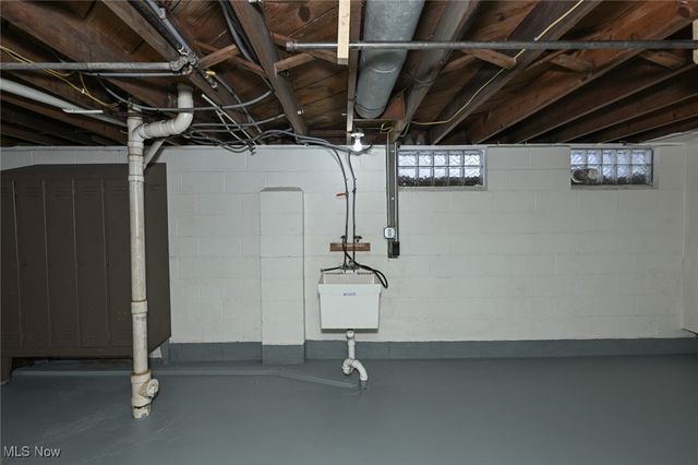 34 Zeller Court, Berea, OH 44017