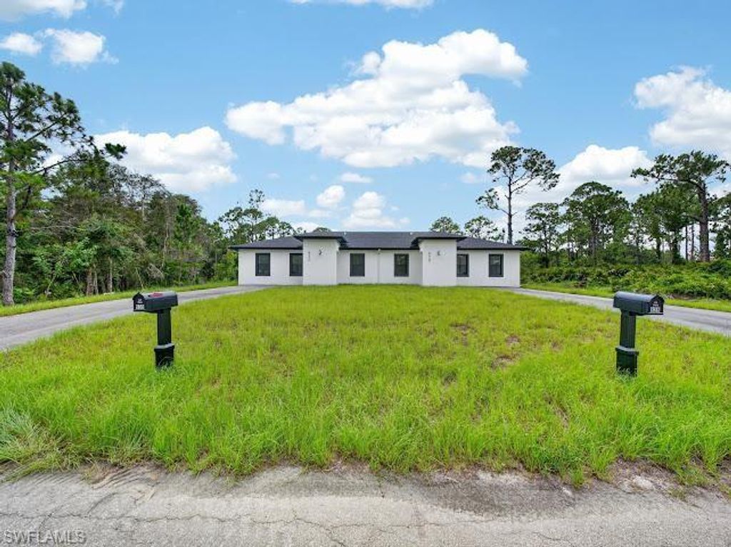 928-930 Hepburn AVE, LEHIGH ACRES, FL 33974 — photo 3