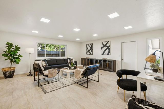 3 Sommerset Rise, Monterey, CA 93940