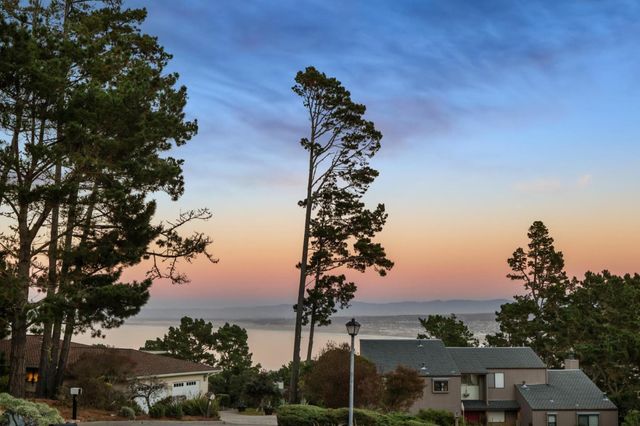 3 Sommerset Rise, Monterey, CA 93940