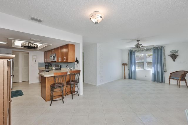 2035 HAMPSTEAD CIRCLE, Sun City Center, FL 33573