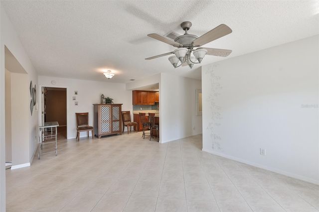 2035 HAMPSTEAD CIRCLE, Sun City Center, FL 33573