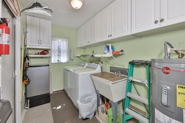 2035 HAMPSTEAD CIRCLE, Sun City Center, FL 33573