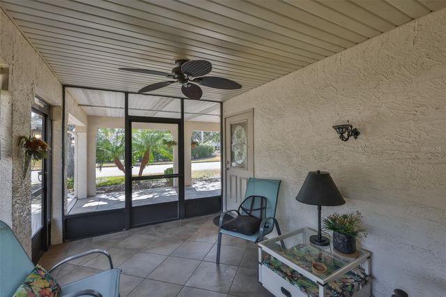 2035 HAMPSTEAD CIRCLE, Sun City Center, FL 33573