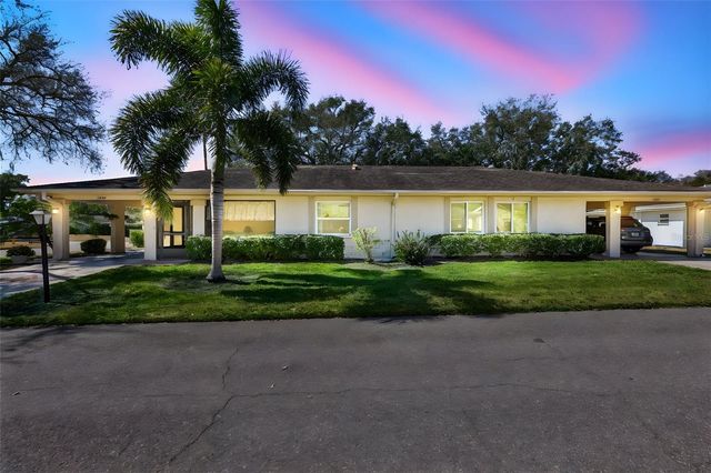 2035 HAMPSTEAD CIRCLE, Sun City Center, FL 33573