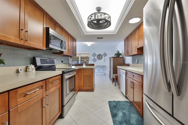 2035 HAMPSTEAD CIRCLE, Sun City Center, FL 33573