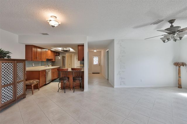 2035 HAMPSTEAD CIRCLE, Sun City Center, FL 33573