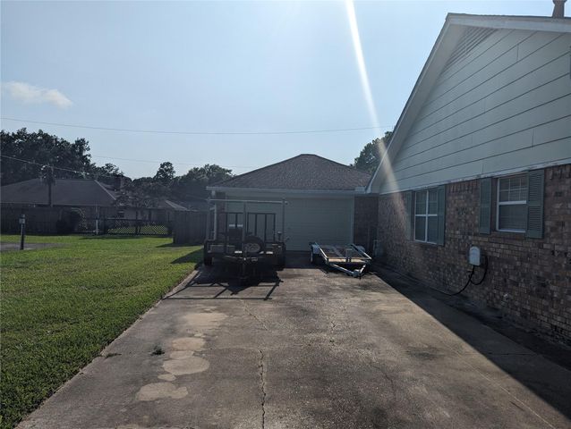 219 Hill Drive, Liberty, TX 77575