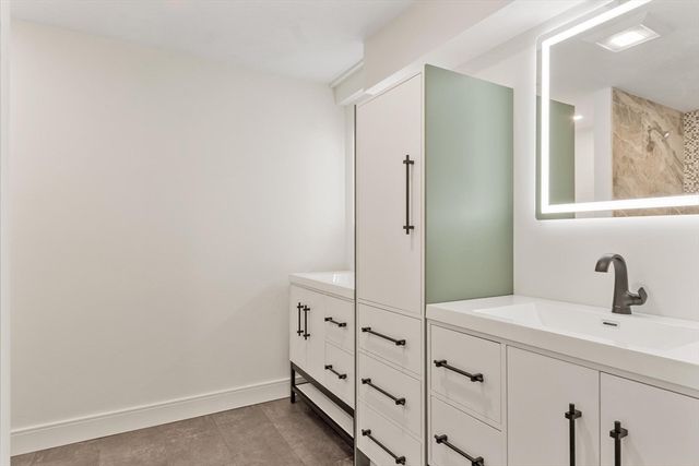 58 Neillian Street 58, Bedford, MA 01730