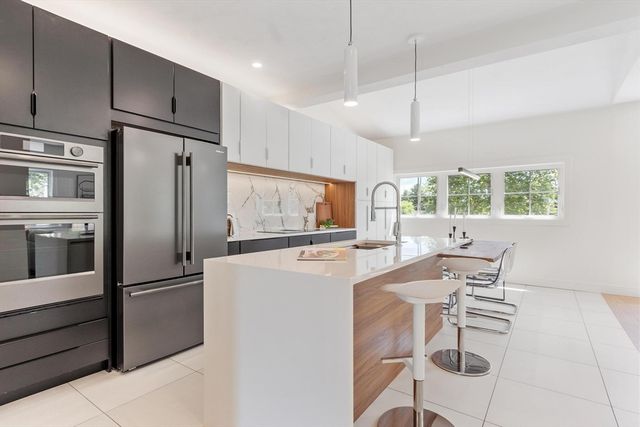 58 Neillian Street 58, Bedford, MA 01730