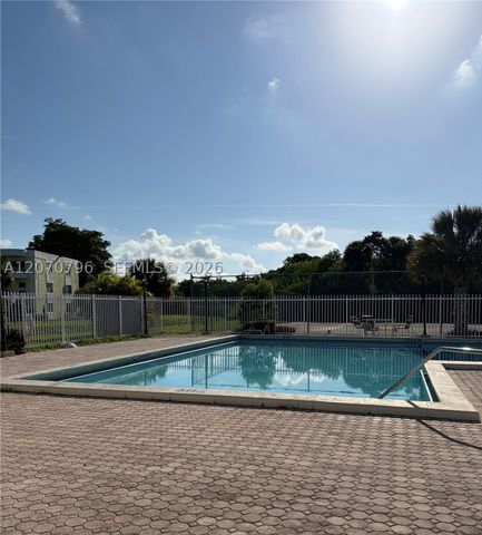 10865 SW 112th Ave 313, Miami, FL 33176