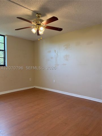 10865 SW 112th Ave 313, Miami, FL 33176