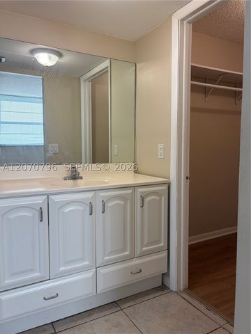 10865 SW 112th Ave 313, Miami, FL 33176