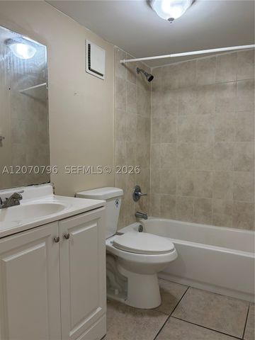 10865 SW 112th Ave 313, Miami, FL 33176