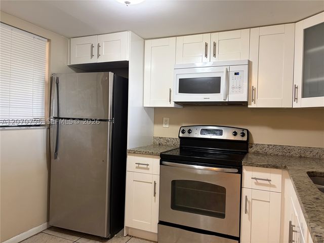 10865 SW 112th Ave 313, Miami, FL 33176