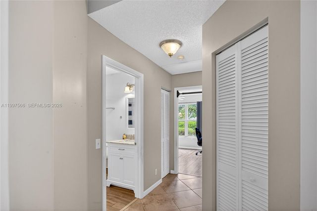 290 NW 116th Ter, Coral Springs, FL 33071