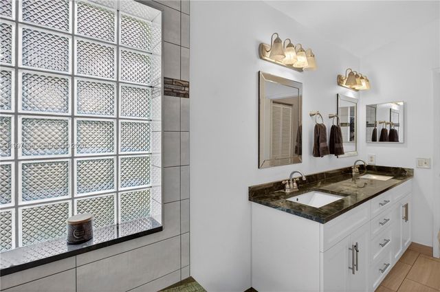 290 NW 116th Ter, Coral Springs, FL 33071