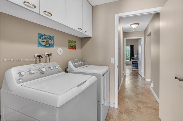 290 NW 116th Ter, Coral Springs, FL 33071