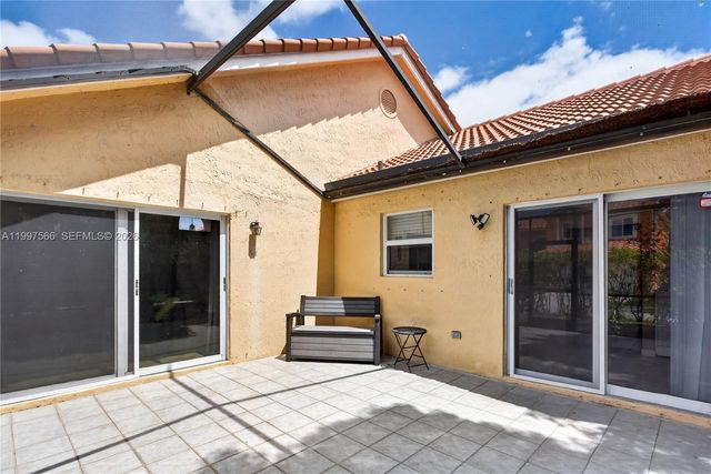 290 NW 116th Ter, Coral Springs, FL 33071