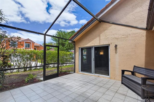 290 NW 116th Ter, Coral Springs, FL 33071