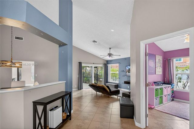 290 NW 116th Ter, Coral Springs, FL 33071