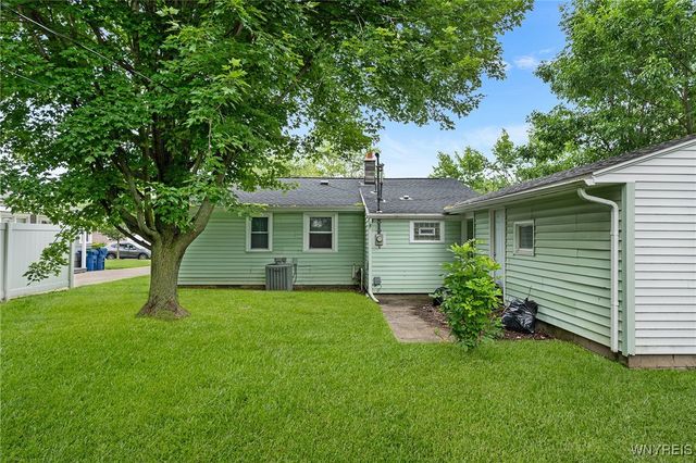 150 Meadow Lea Drive, Amherst, NY 14226