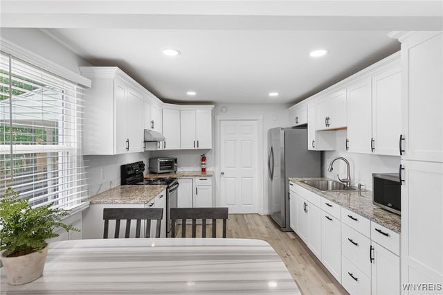 150 Meadow Lea Drive, Amherst, NY 14226