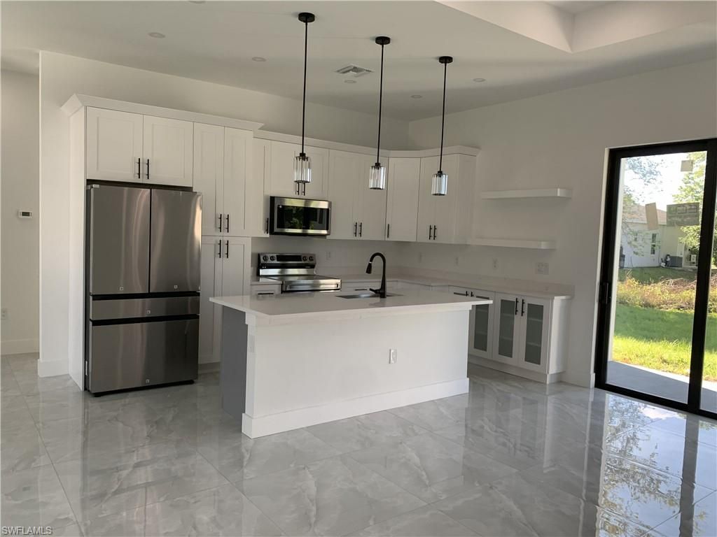442 Redwing ST, LEHIGH ACRES, FL 33974 — photo 2