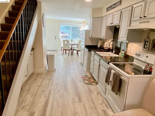 19096 Dyer Ct 2, Groveland, CA 95321