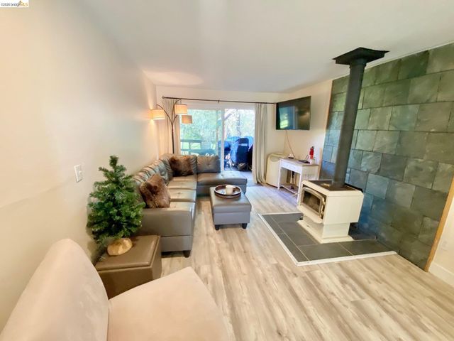 19096 Dyer Ct 2, Groveland, CA 95321