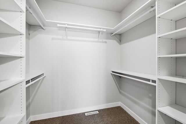 2712 CREEKWOOD CIRCLE, Green Bay, WI 54311