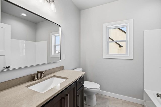 2712 CREEKWOOD CIRCLE, Green Bay, WI 54311