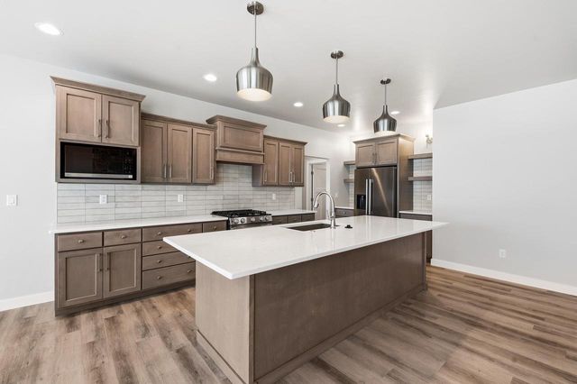 2712 CREEKWOOD CIRCLE, Green Bay, WI 54311