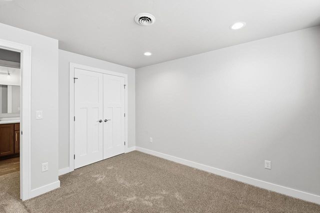 2712 CREEKWOOD CIRCLE, Green Bay, WI 54311