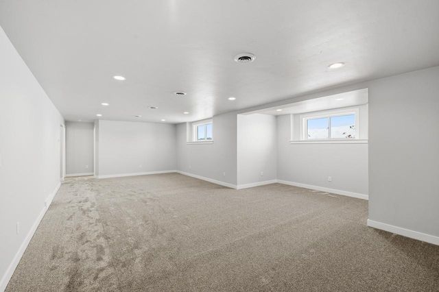 2712 CREEKWOOD CIRCLE, Green Bay, WI 54311