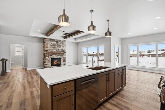 2712 CREEKWOOD CIRCLE, Green Bay, WI 54311