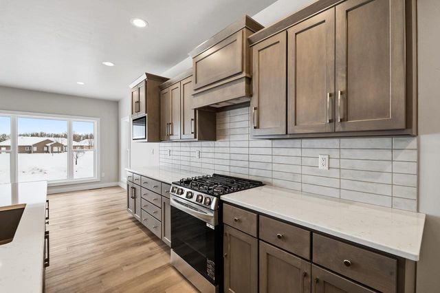 2712 CREEKWOOD CIRCLE, Green Bay, WI 54311