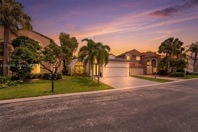 15645 SW 16th Ct, Pembroke Pines, FL 33027