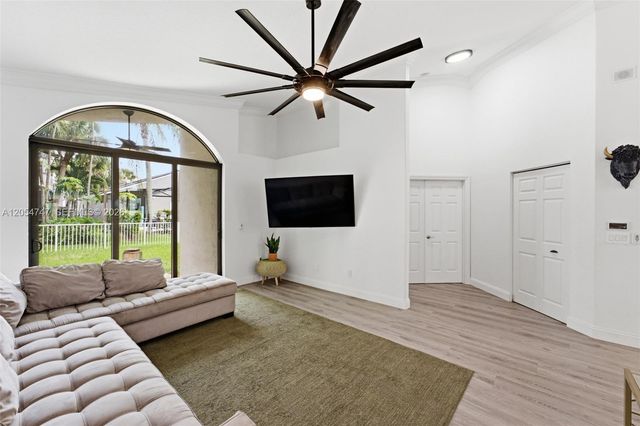 15645 SW 16th Ct, Pembroke Pines, FL 33027
